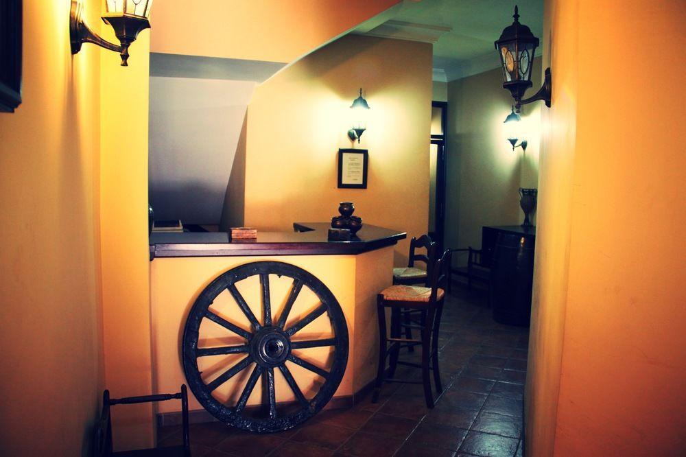 Hostal Pechi Huevar Del Aljarafe Экстерьер фото