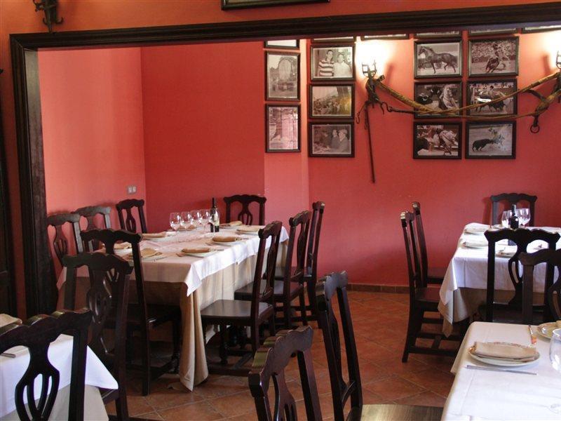 Hostal Pechi Huevar Del Aljarafe Экстерьер фото