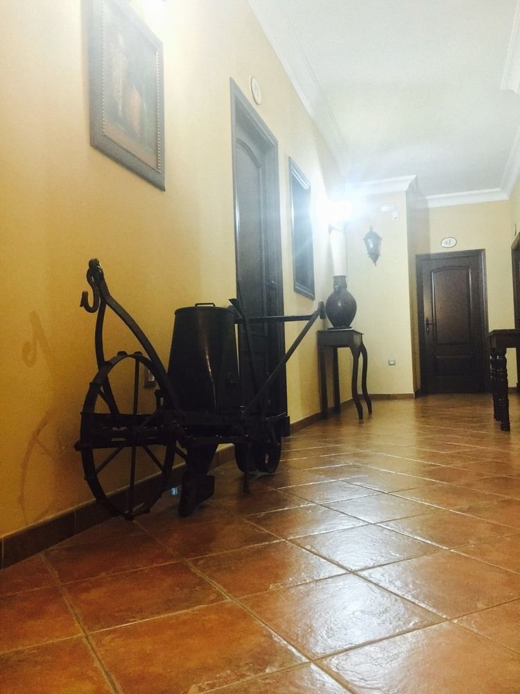 Hostal Pechi Huevar Del Aljarafe Экстерьер фото